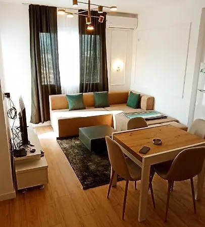 Old Train Appartement Tirana